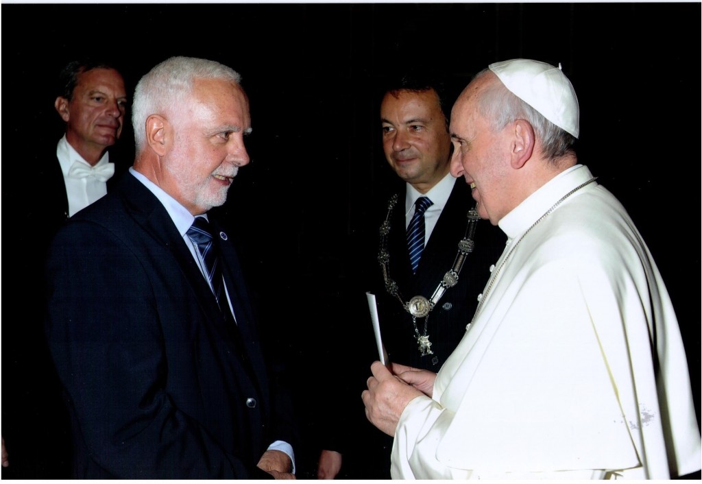 Dr Pavesi, Past President Simón e Santo Padre